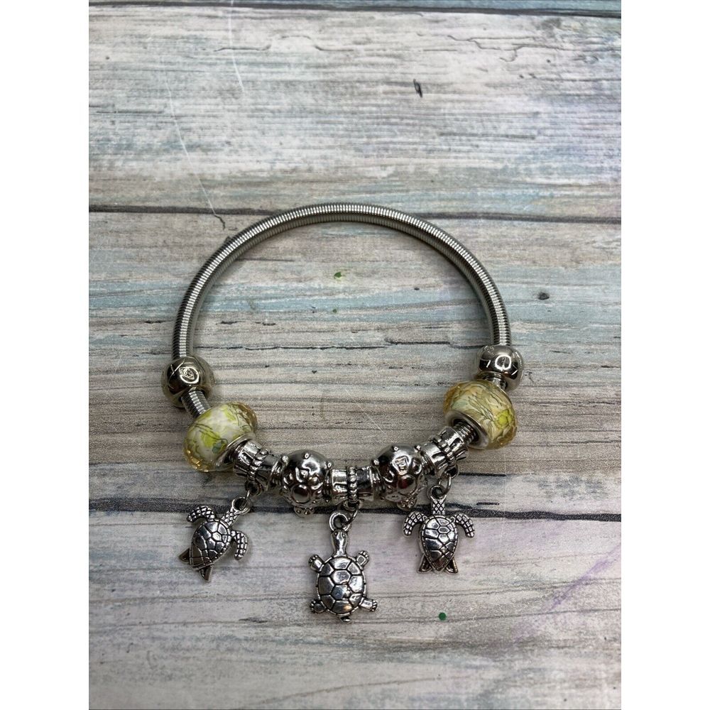 Stretch Bracelet Spring Flex Charm Silver Tone Bracelet Turtles NWOT‎ Yellow